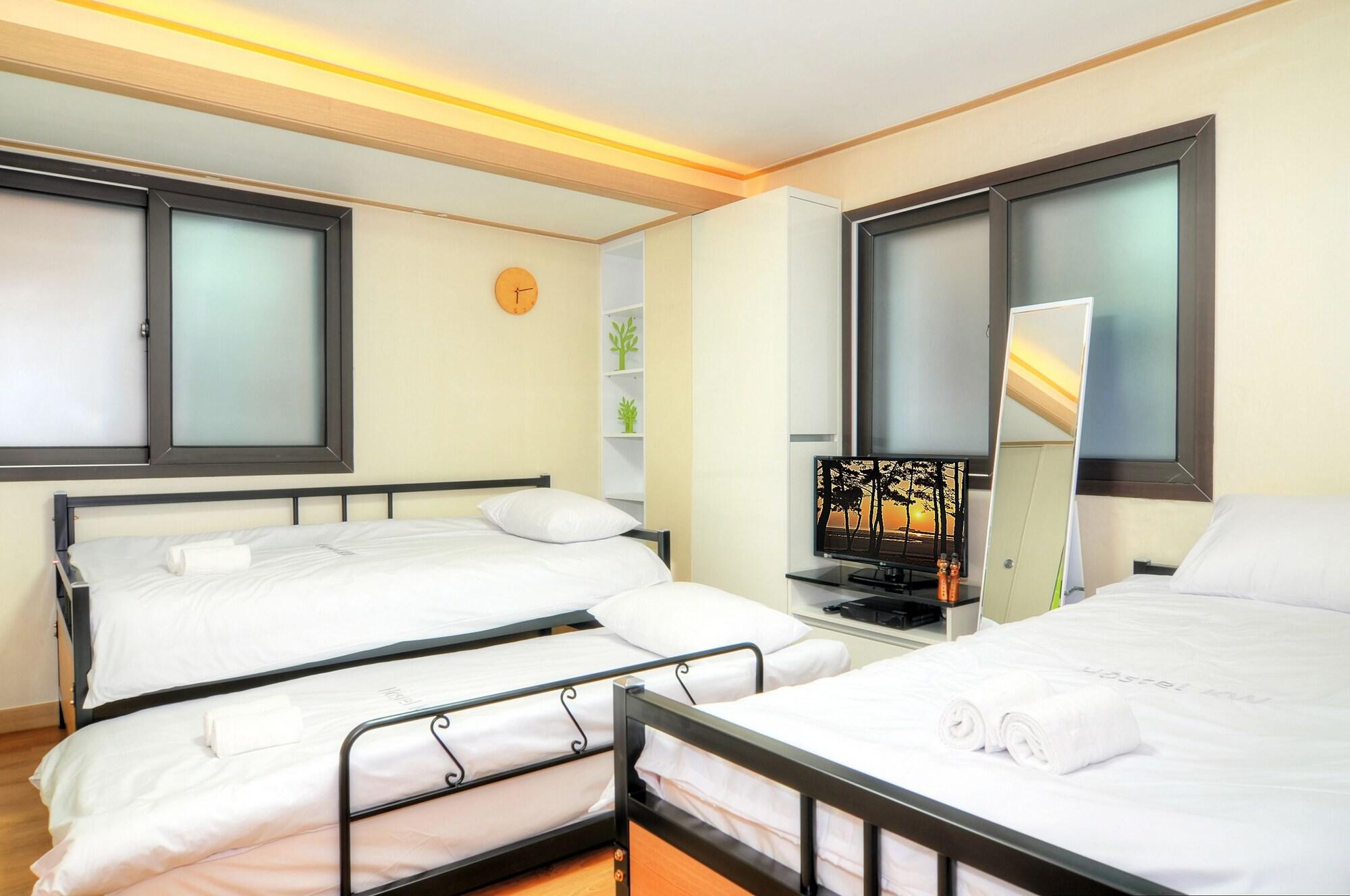 Hostel Kw Sinsa Szöul Kültér fotó