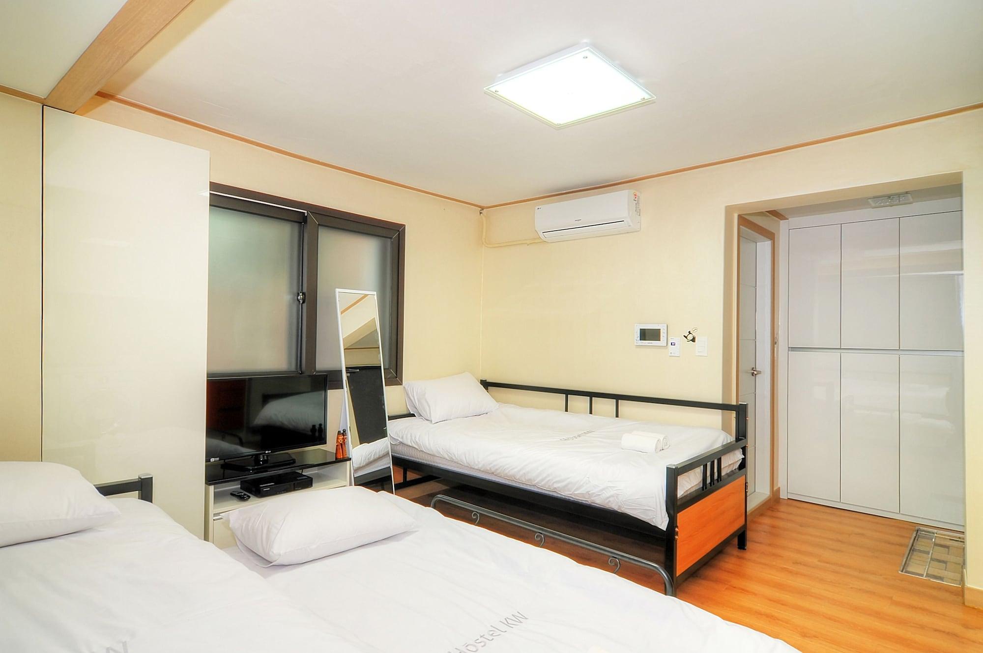 Hostel Kw Sinsa Szöul Kültér fotó