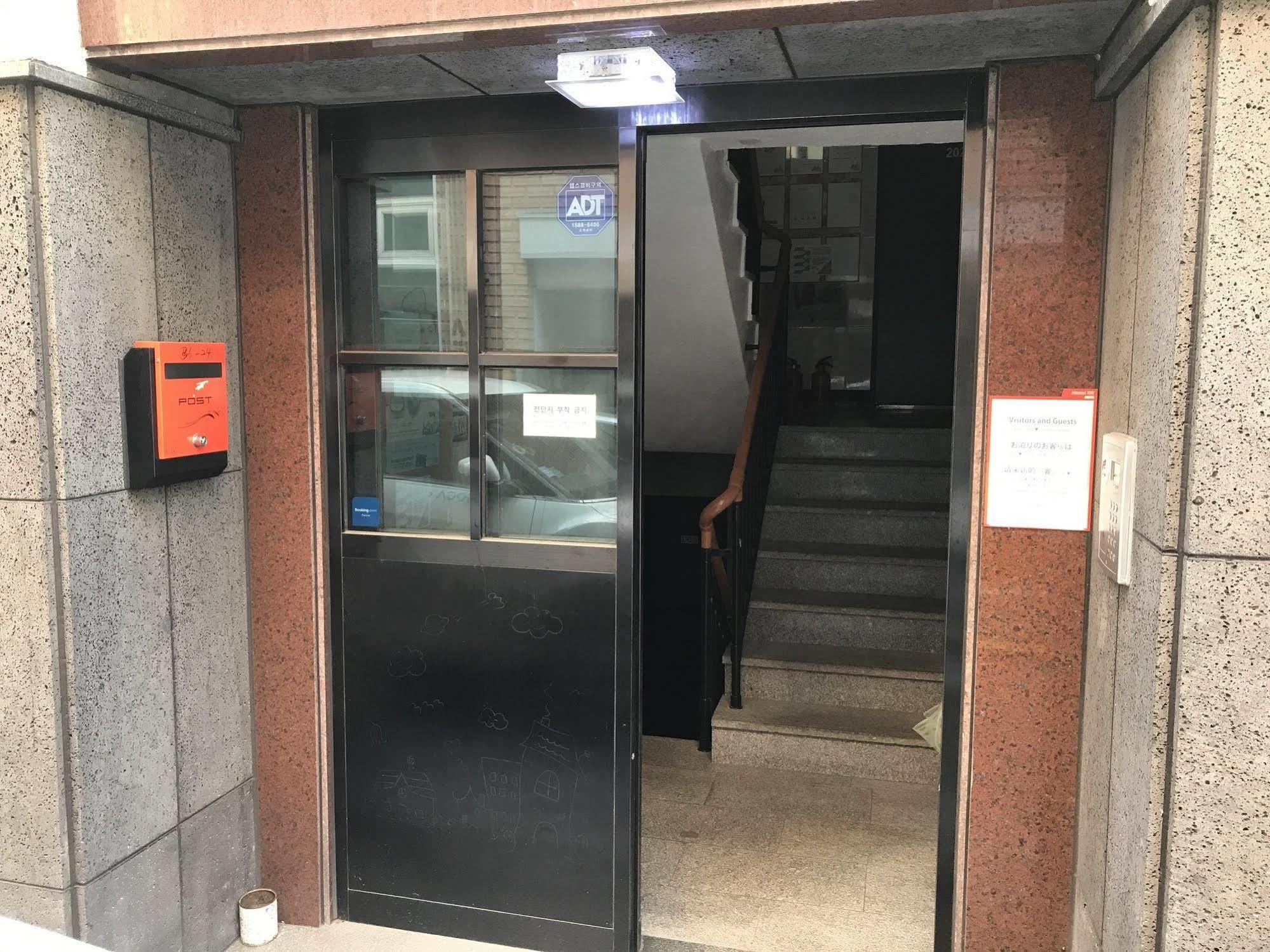 Hostel Kw Sinsa Szöul Kültér fotó